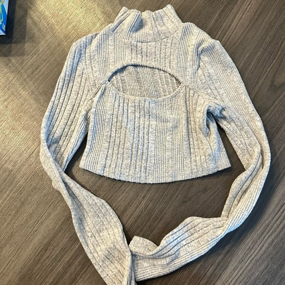 Hollister Light Gray Ribbed Women's Turtleneck Cropped Sweater